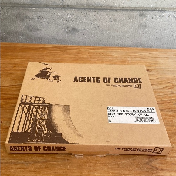Boxed Edition DC Shoes Agents of Change Softcover Coffee Table Book - Picture 3 of 6